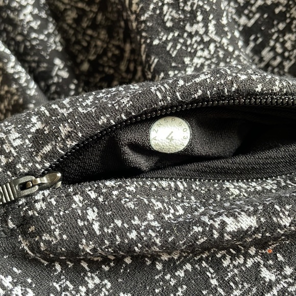 Lululemon Long Sleeve Shirt Size 4 - Picture 7 of 7